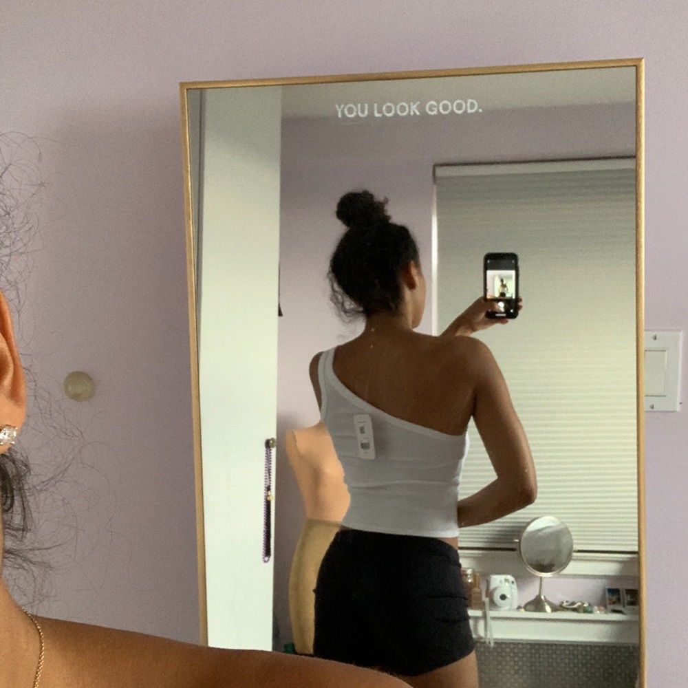 Asymmetrical Cropped Ribbed Tank Top - Picture 2 of 6
